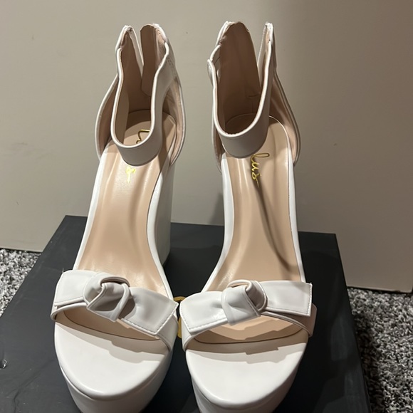 Lulus white platform wedges - Picture 4 of 5